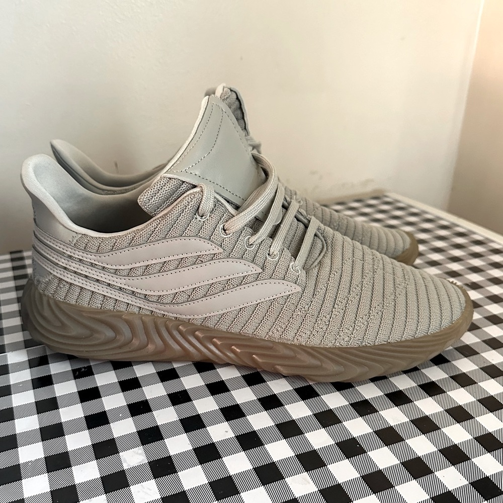 Adidas athletic sneaker sobakov